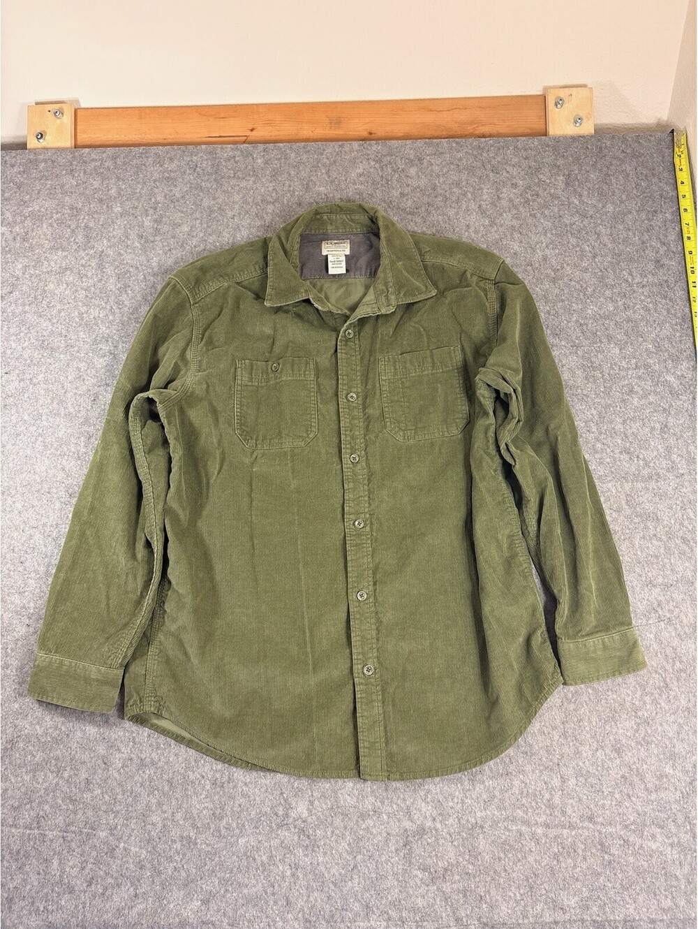 Vintage L.L. Bean Mens L Green Corduroy Shirt Long Sleeve Button Up